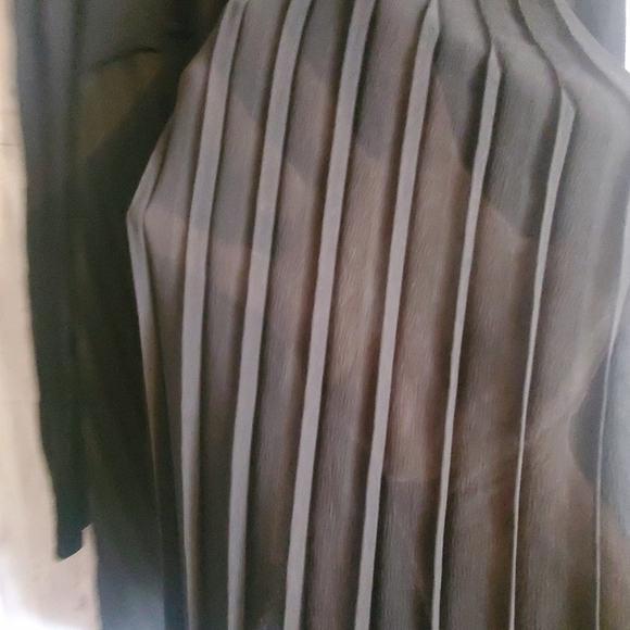 Relativity  open cardigan.  NWT. Black pleated sheet sz 2x. - Picture 7 of 10